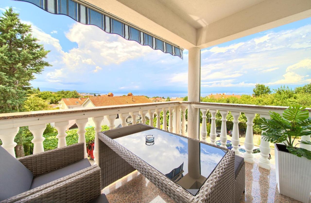 Apartment Jadran Malinska Buitenkant foto
