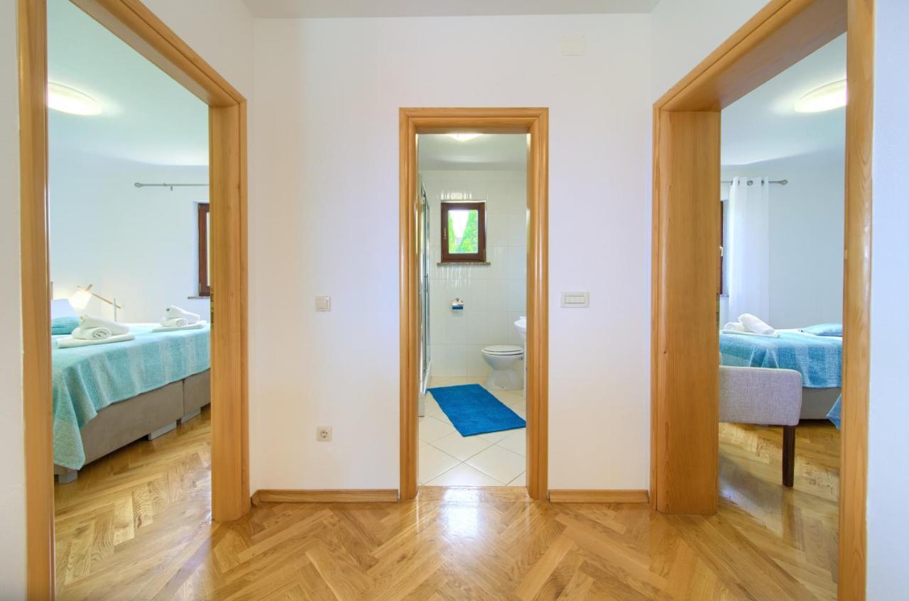 Apartment Jadran Malinska Buitenkant foto