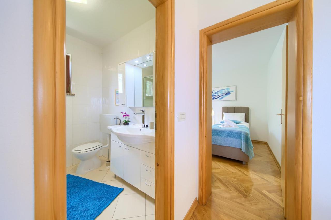 Apartment Jadran Malinska Buitenkant foto